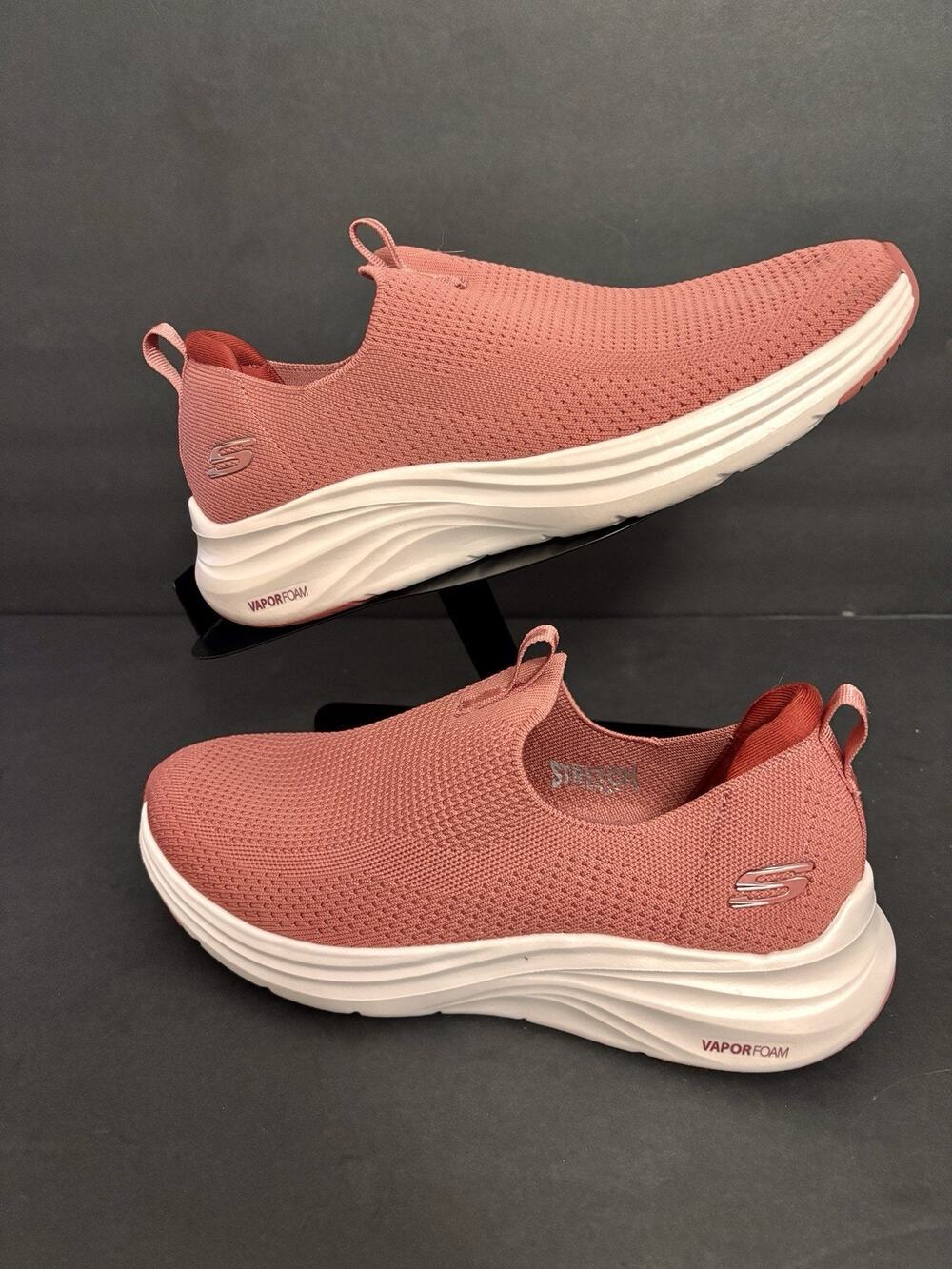 Skechers Vapor Foam - True Classic women's slip-on sneakers Size 9